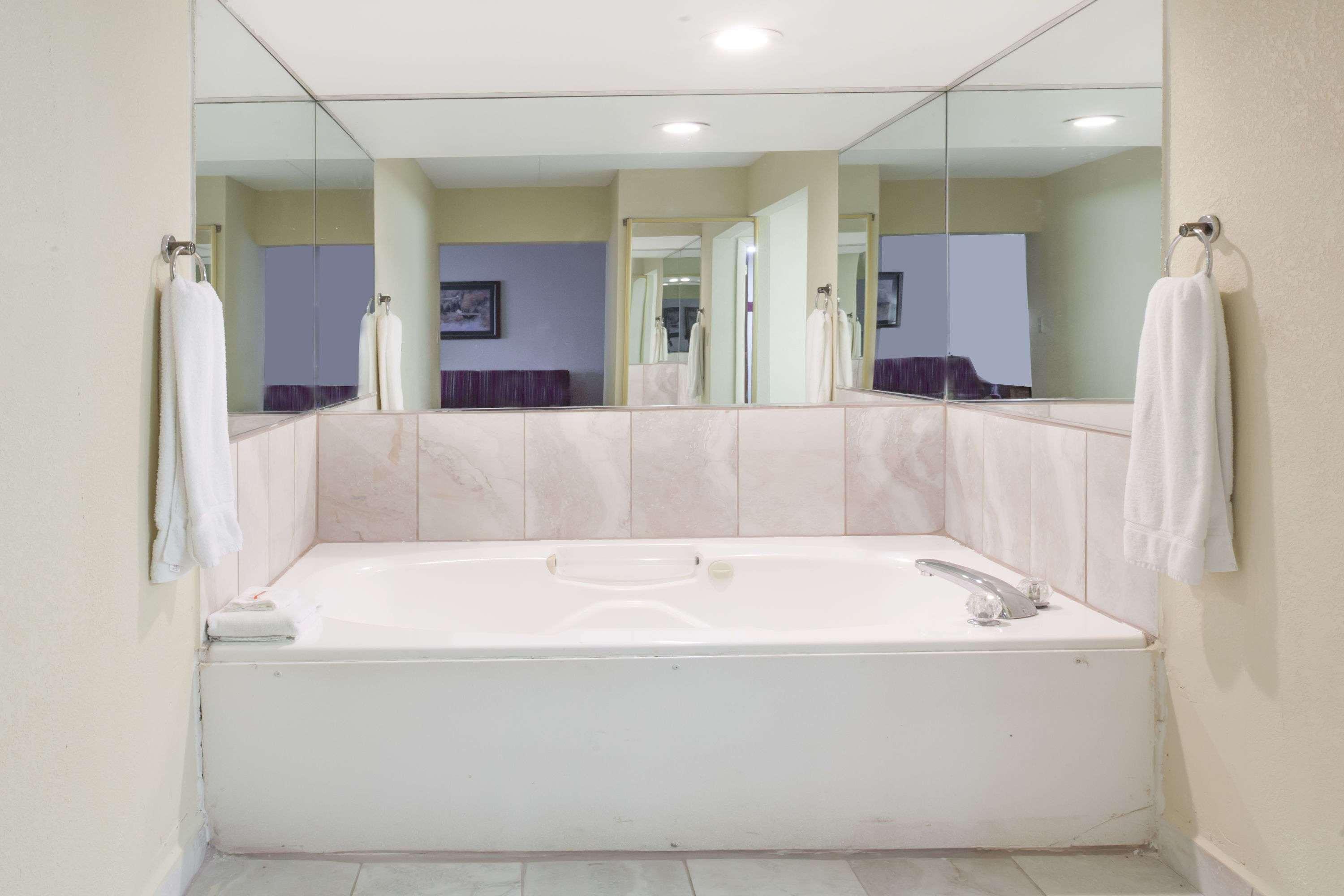 מלון Ramada By Wyndham לבנון מראה חיצוני תמונה