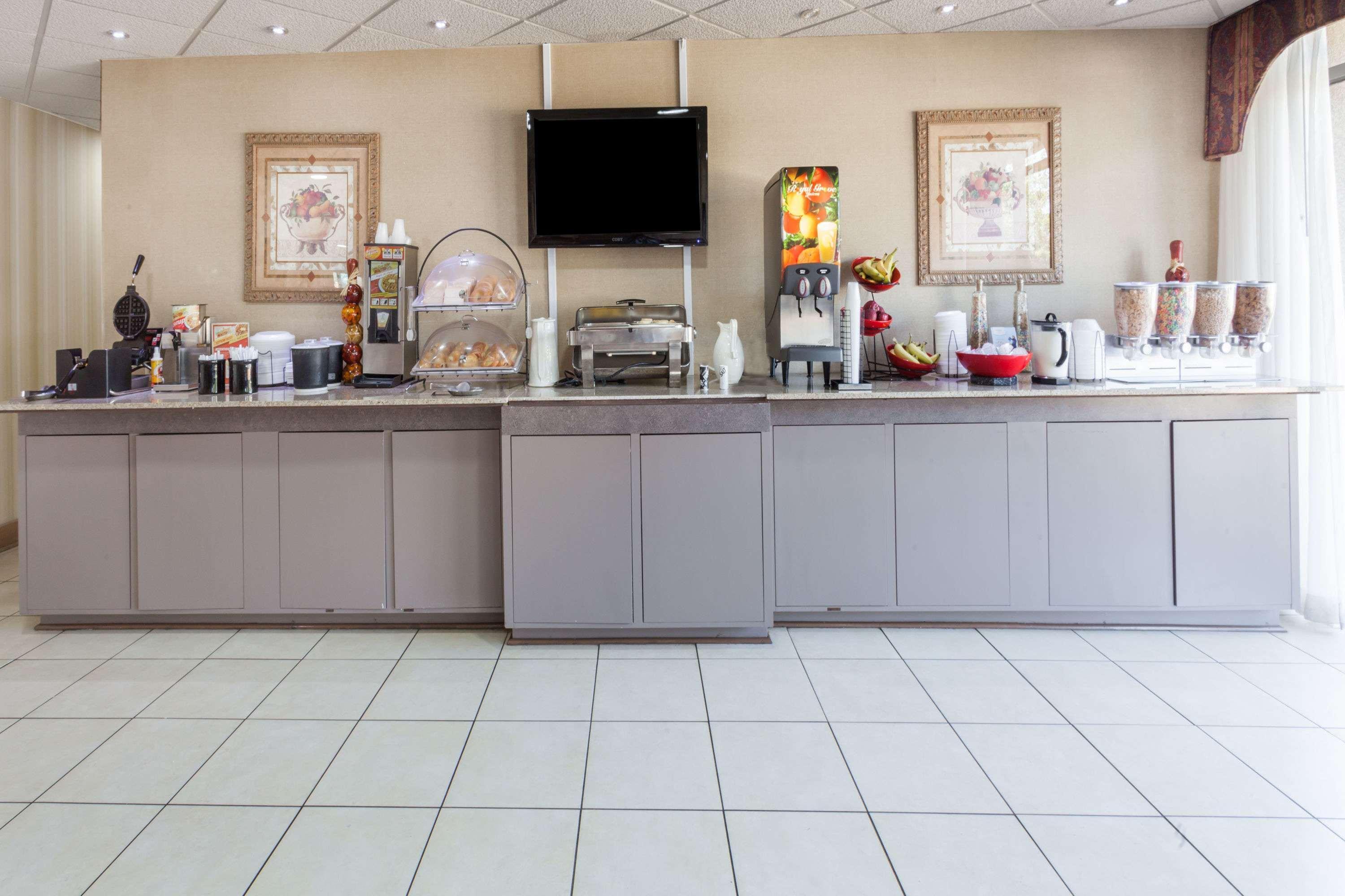 מלון Ramada By Wyndham לבנון מראה חיצוני תמונה