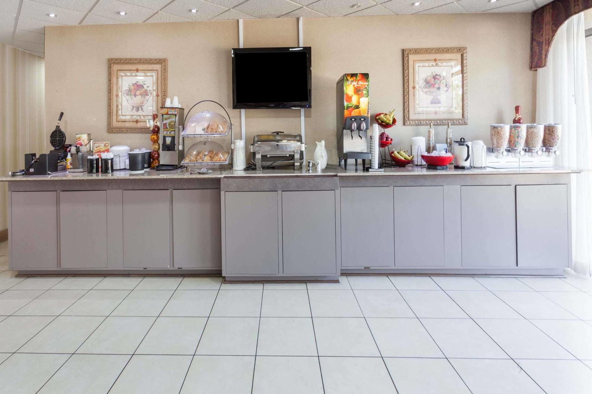 מלון Ramada By Wyndham לבנון מראה חיצוני תמונה